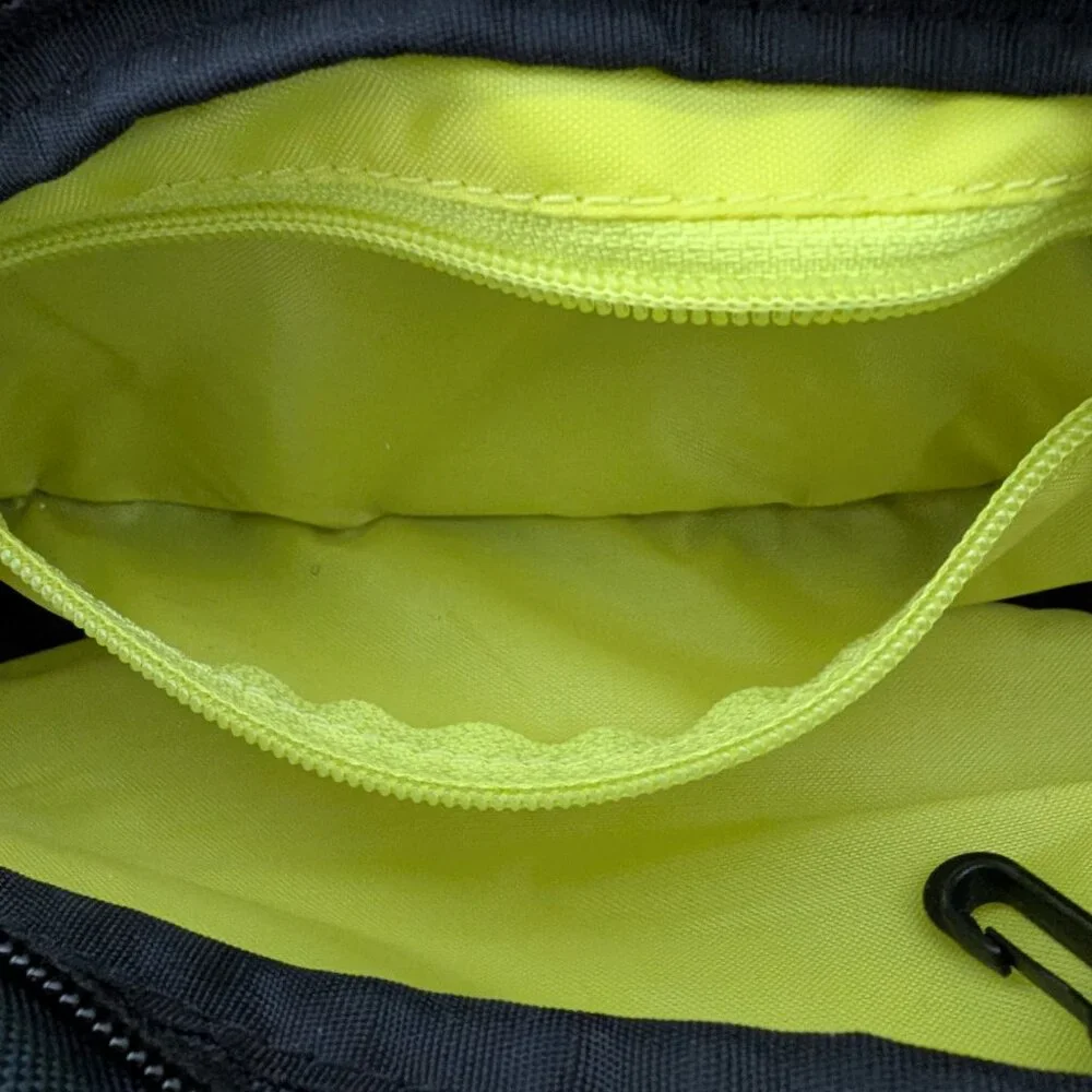 Dakine Crossbody Fanny Pack - Picture 7 of 8